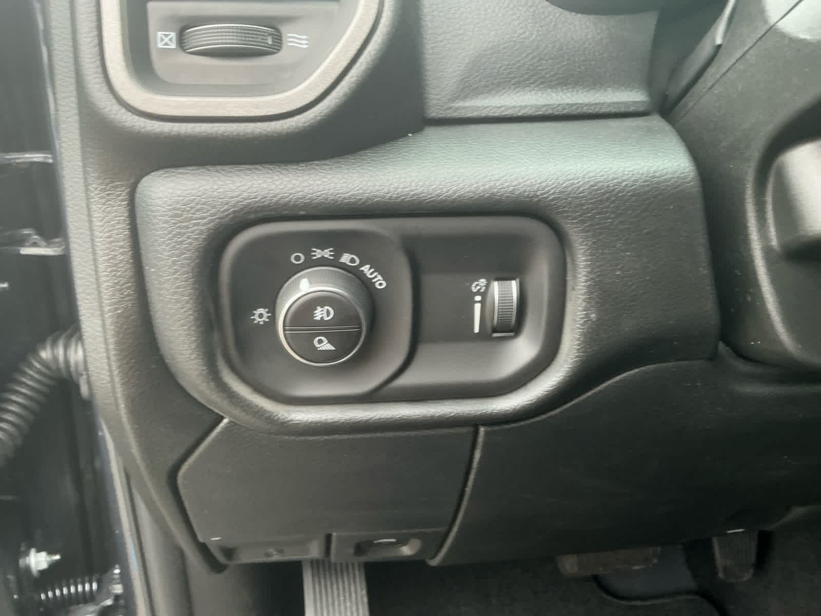 2026 RAM Ram 3500 RAM 3500 TRADESMAN CREW CAB 4X4 6'4' BOX