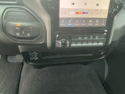 2026 RAM Ram 3500 RAM 3500 TRADESMAN CREW CAB 4X4 6'4' BOX