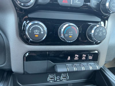 2026 RAM 1500 RAM 1500 EXPRESS CREW CAB 4X4 5'7' BOX