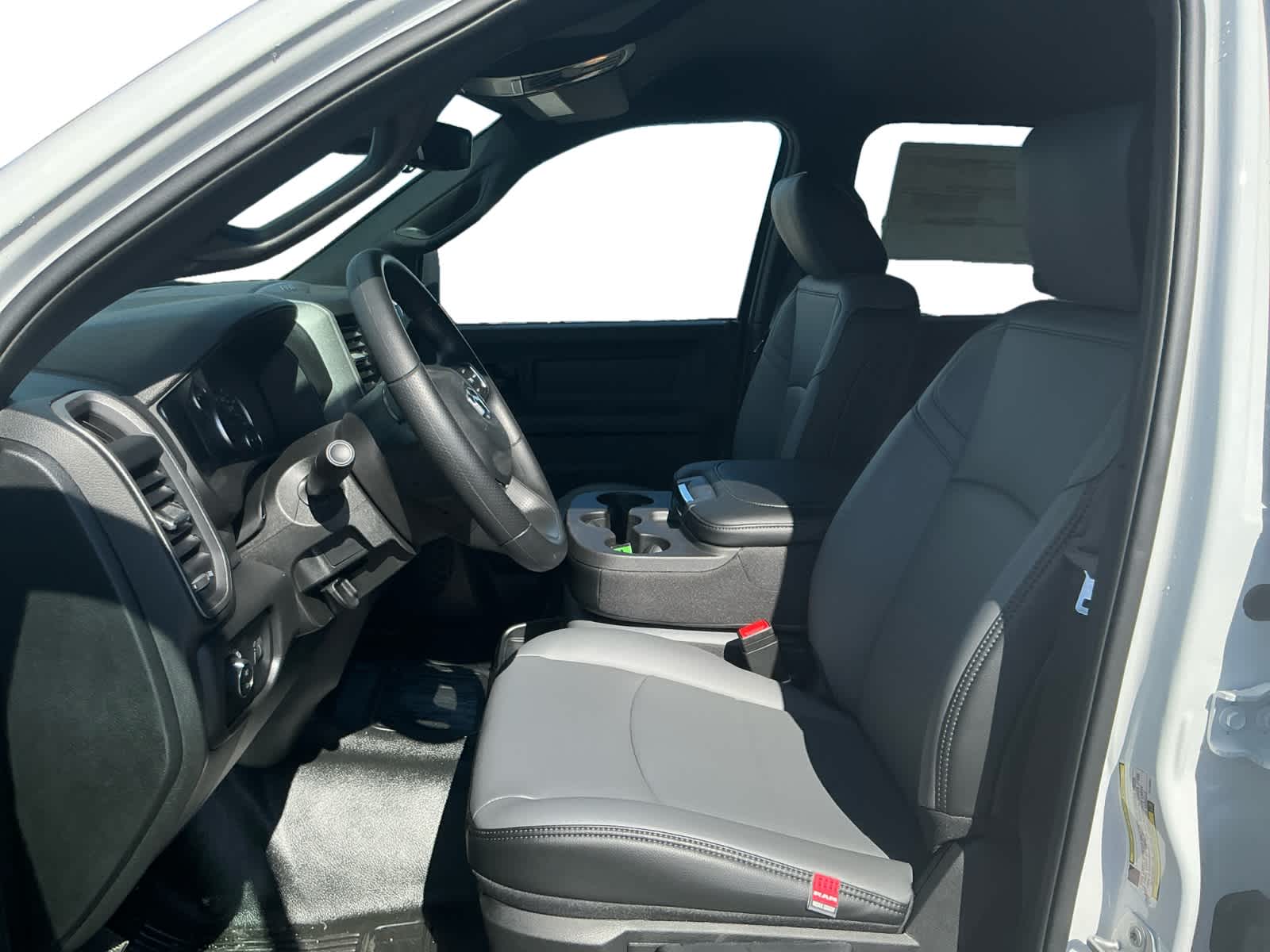 2026 RAM Ram 3500 Chassis Cab RAM 3500 TRADESMAN CREW CAB CHASSIS 4X4 60' CA