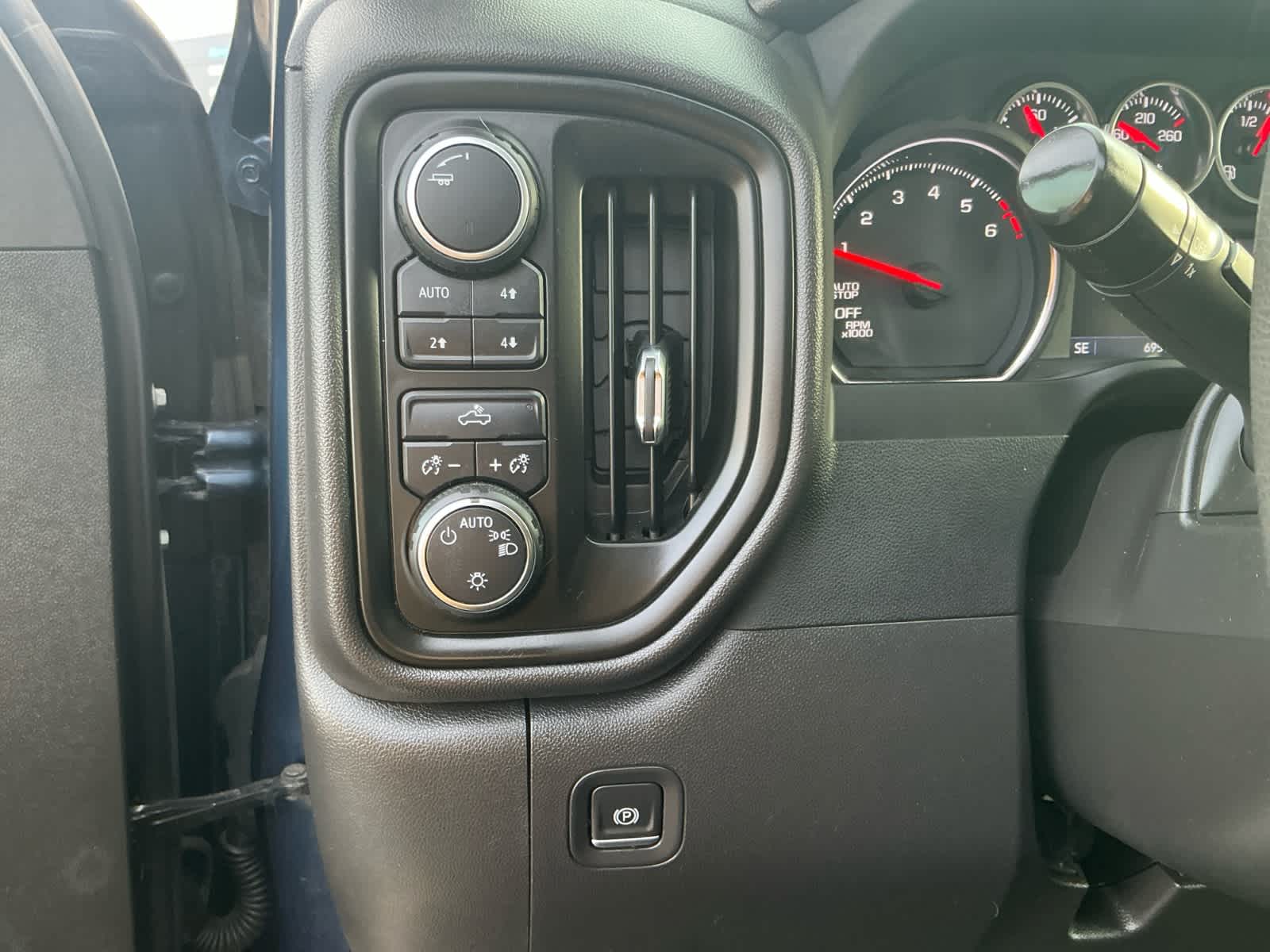 2022 Chevrolet Silverado 1500 LTD 4WD Crew Cab Short Bed Custom Trail Boss