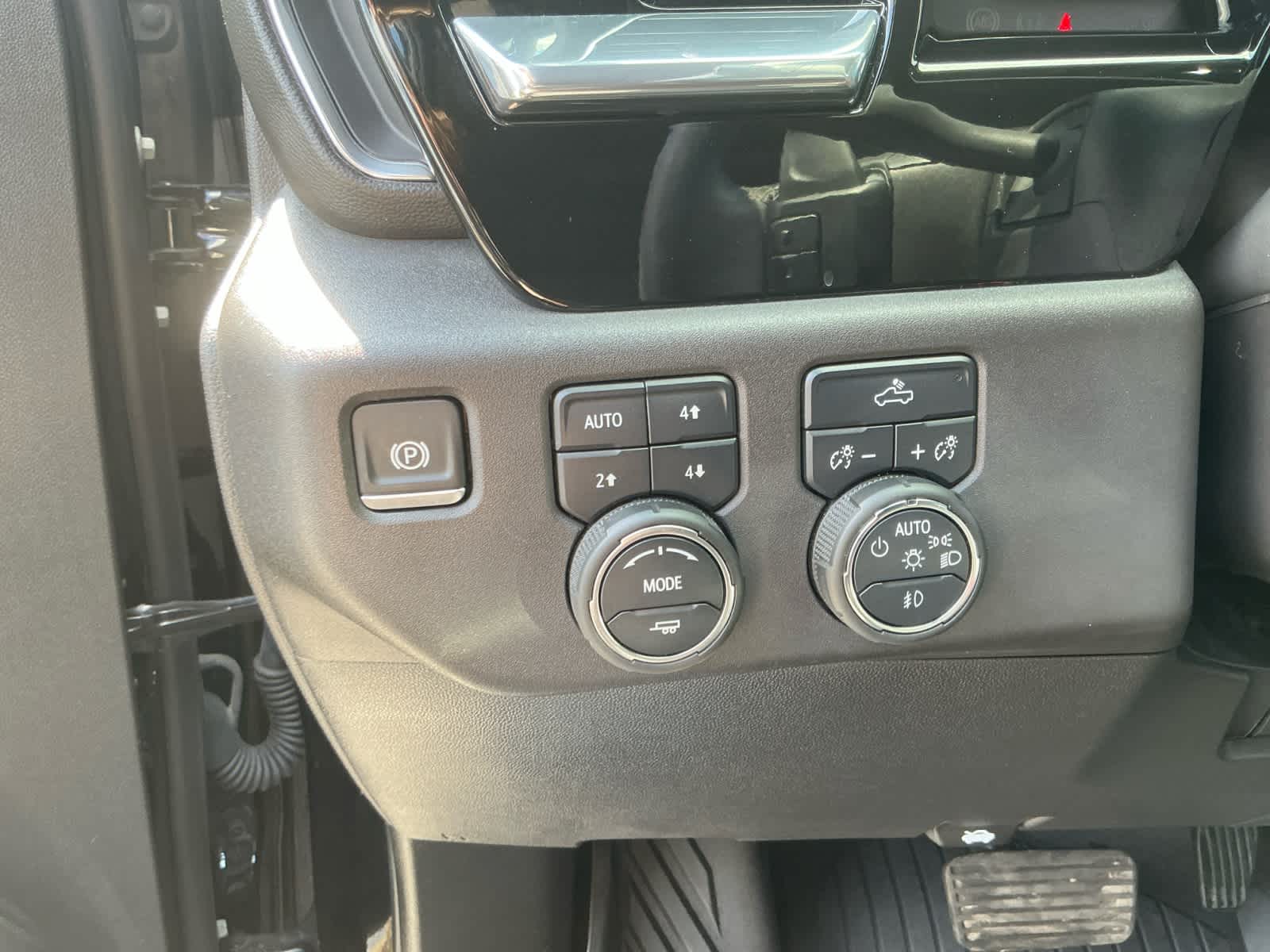 2024 Chevrolet Silverado 1500 4WD Crew Cab Short Bed RST