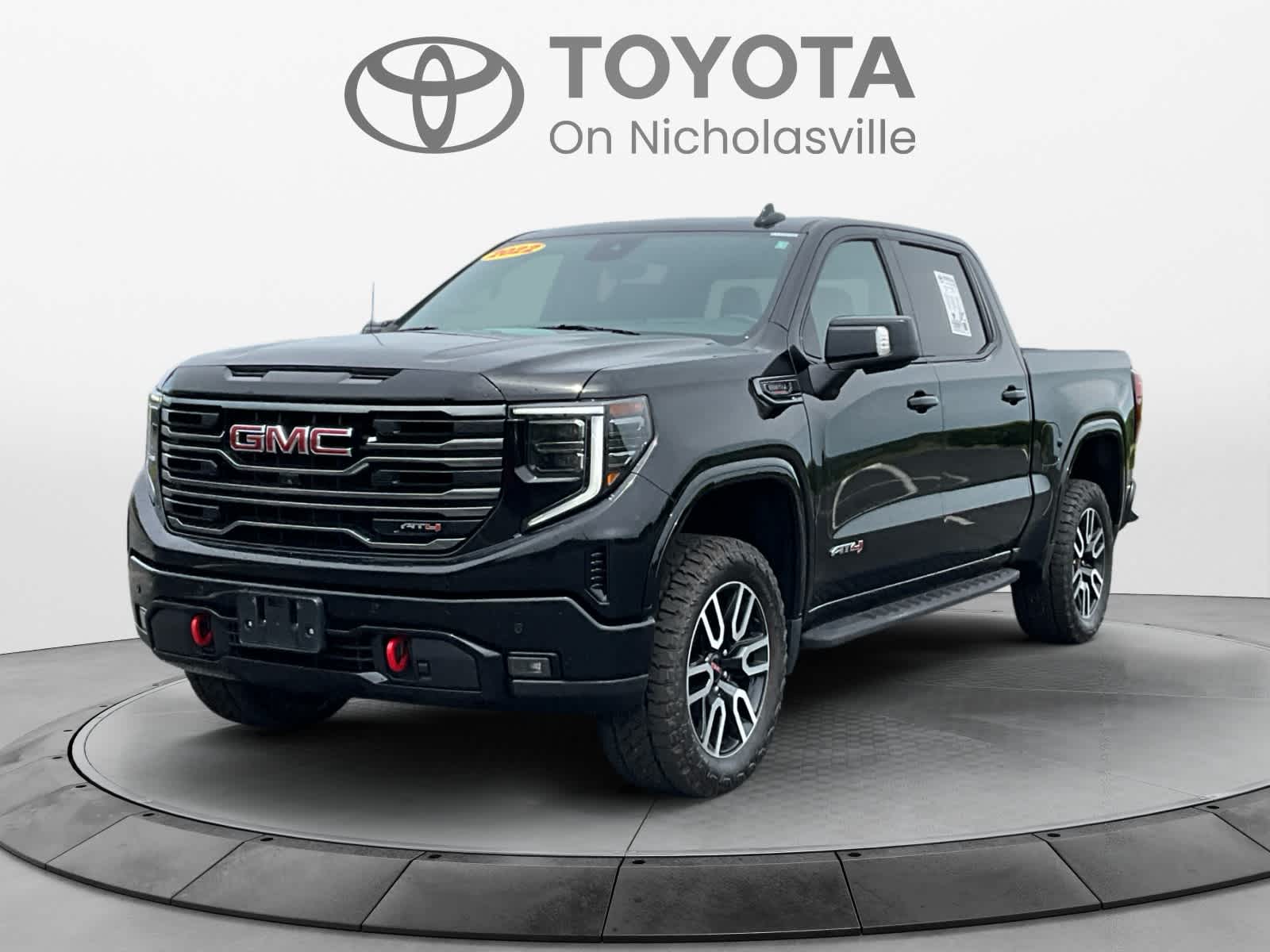 2022 GMC Sierra 4WD Crew Cab Short Box AT4's photo
