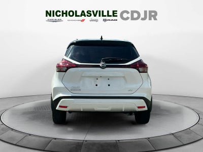 2023 Nissan Kicks SV Xtronic CVT