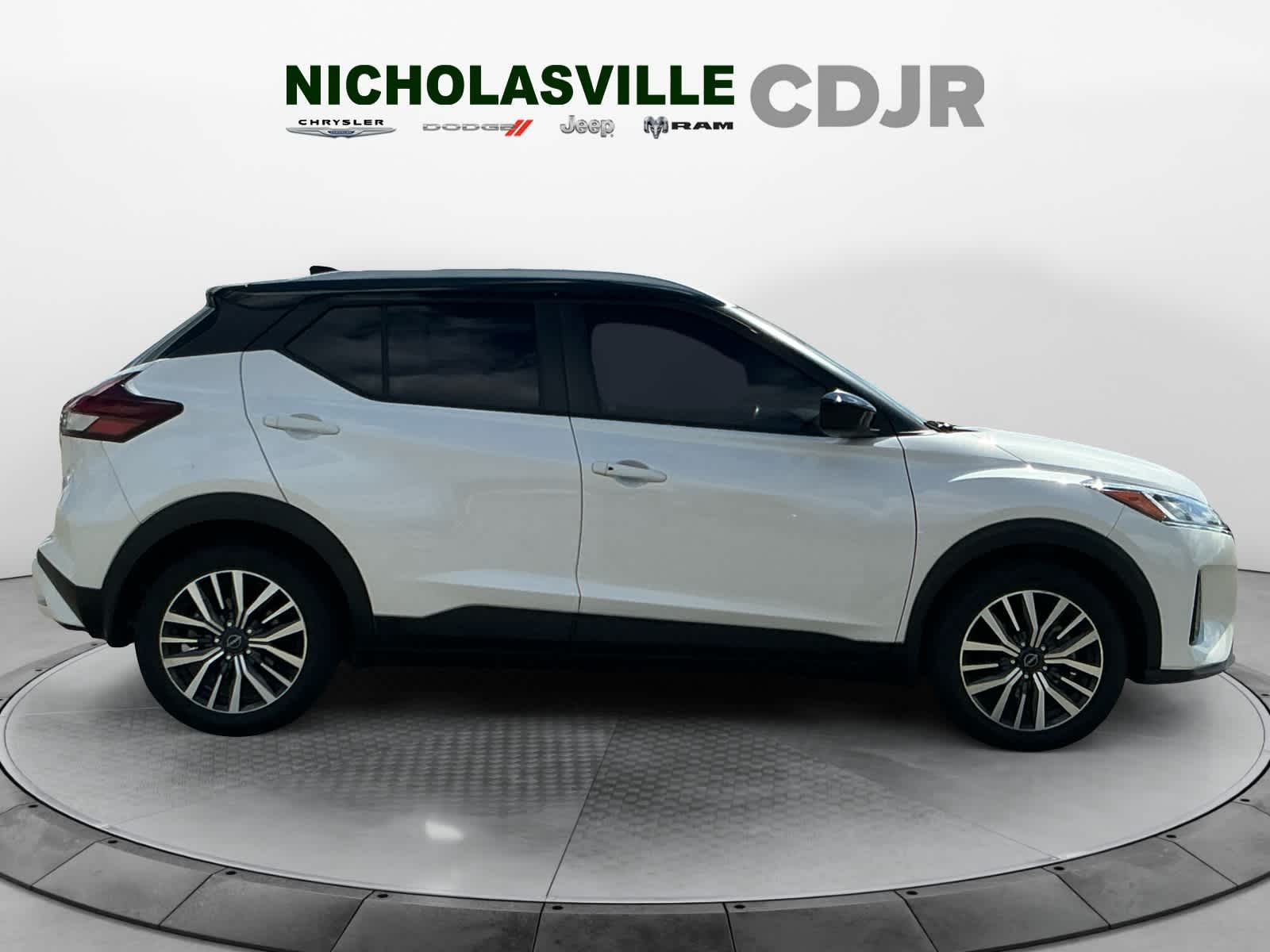 2023 Nissan Kicks SV Xtronic CVT