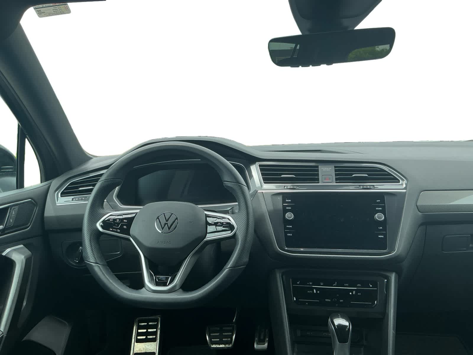 2023 Volkswagen Tiguan 2.0T SE R-Line Black