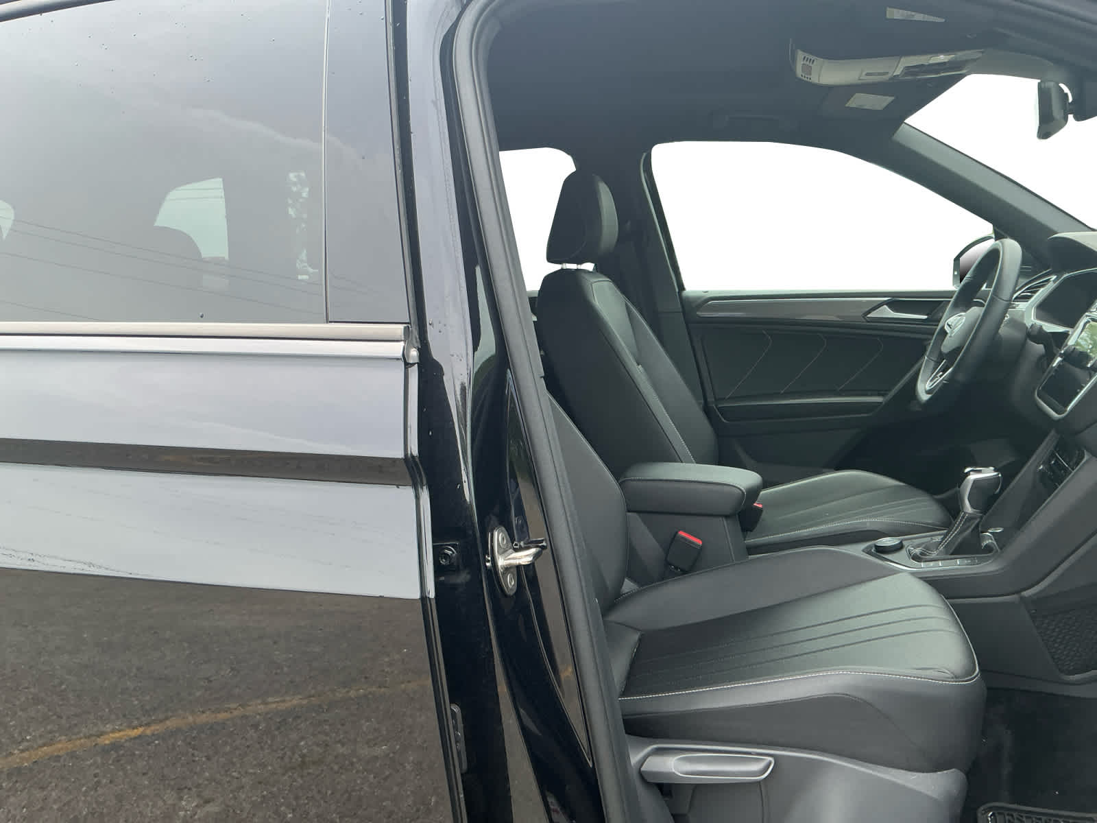 2023 Volkswagen Tiguan 2.0T SE R-Line Black