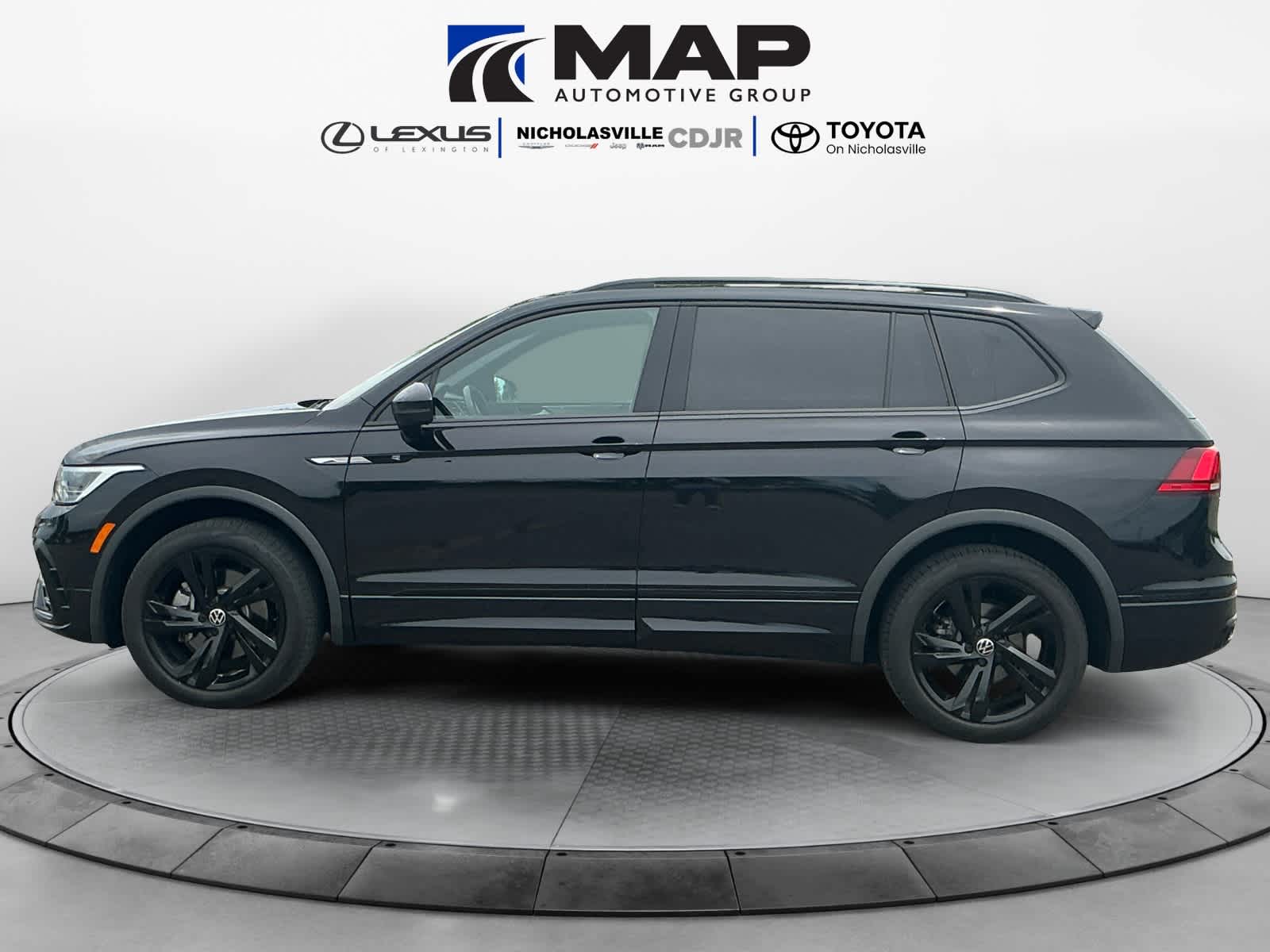 2023 Volkswagen Tiguan 2.0T SE R-Line Black