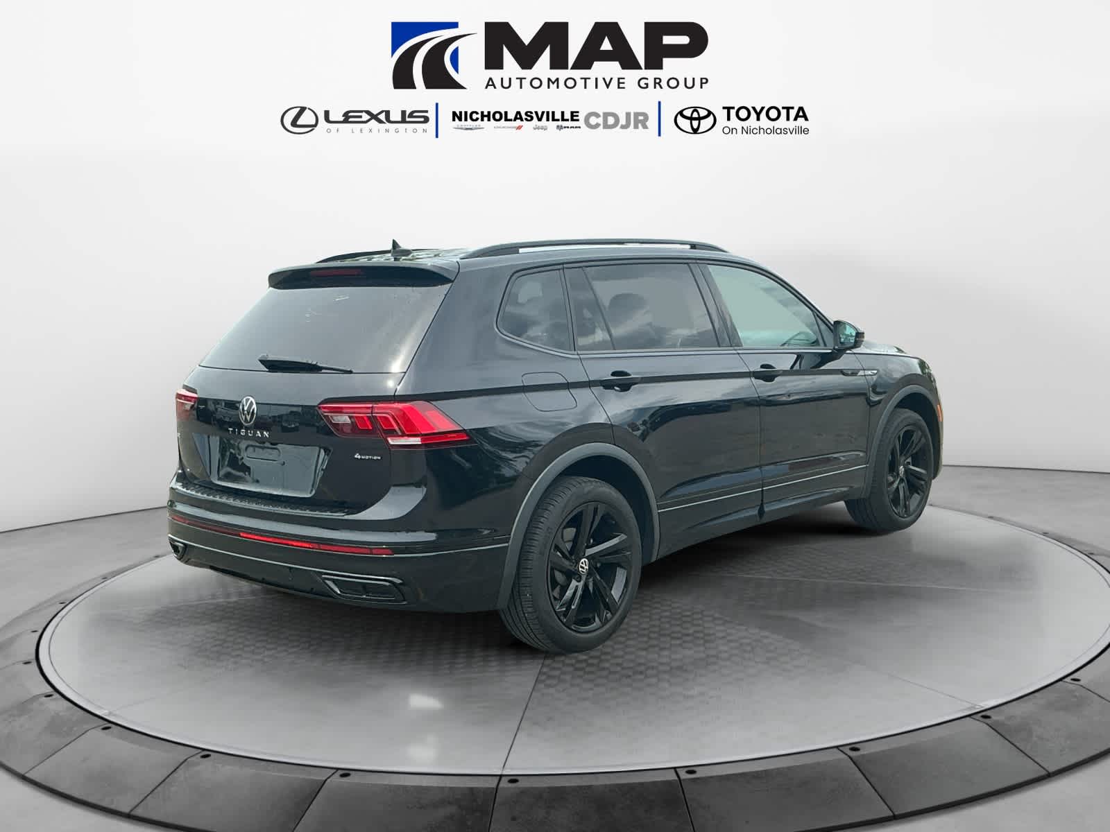2023 Volkswagen Tiguan 2.0T SE R-Line Black