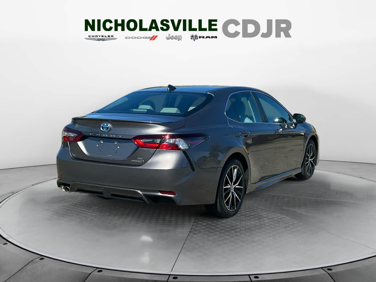 2024 Toyota Camry Hybrid SE