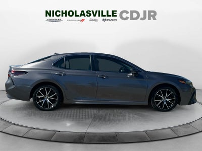 2024 Toyota Camry Hybrid SE