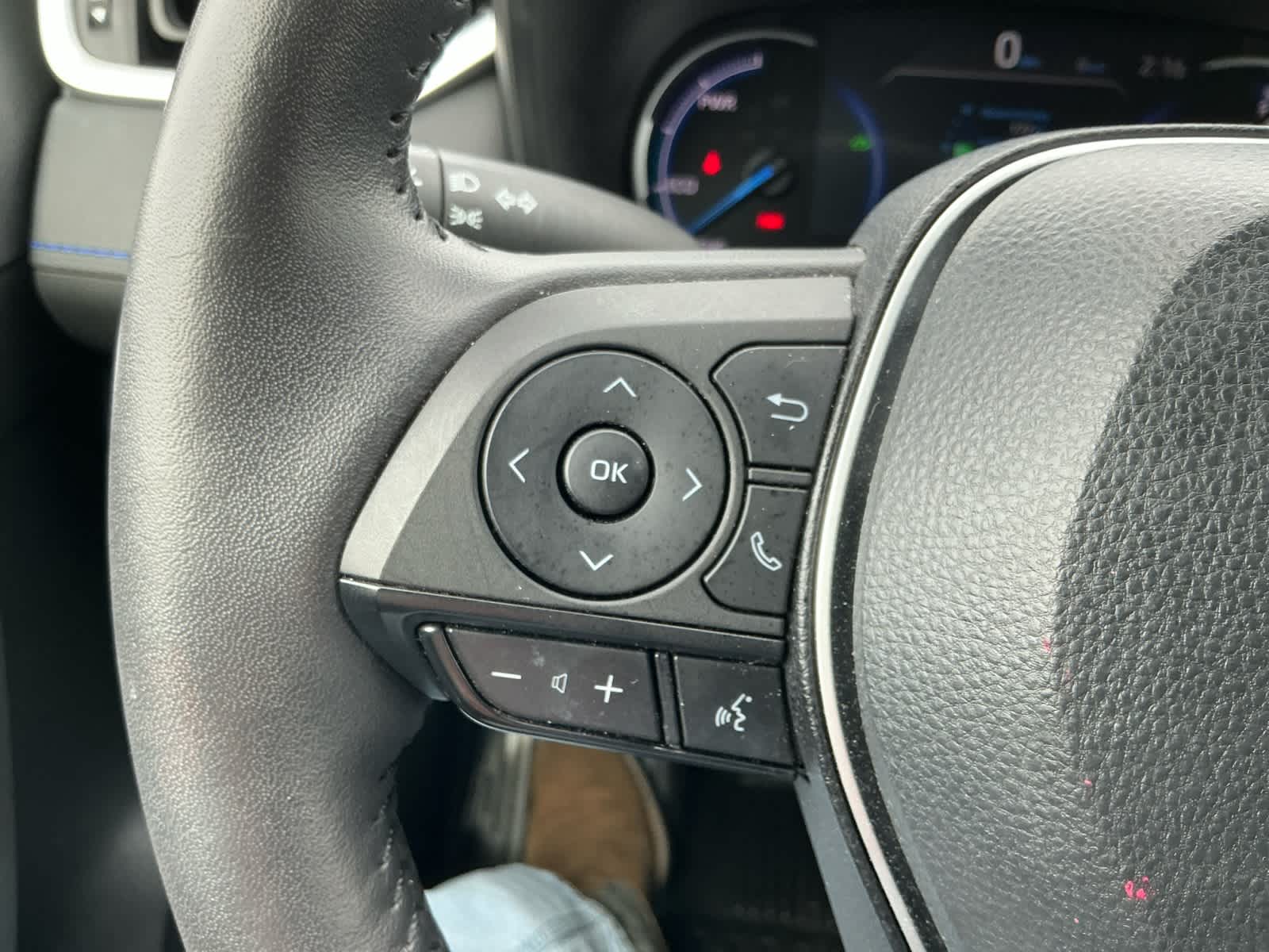 2023 Toyota RAV4 Hybrid SE