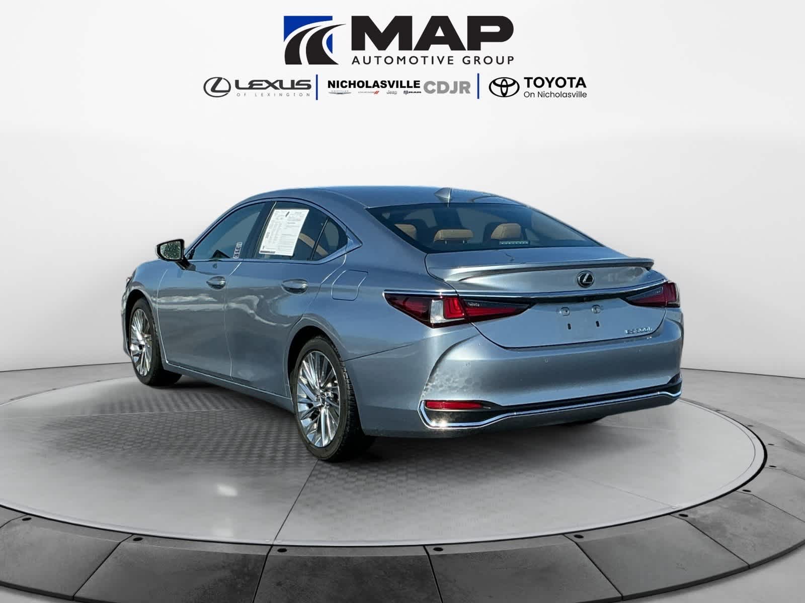 2023 Lexus ES 300h Luxury