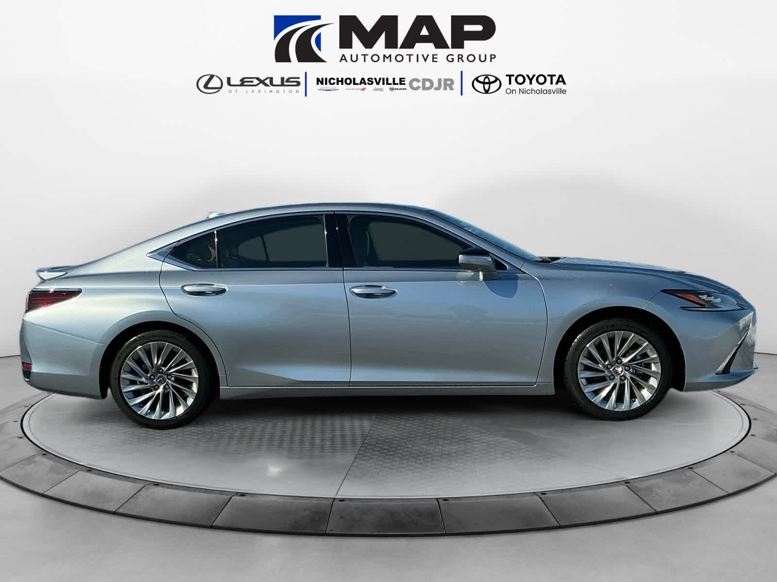 2023 Lexus ES 300h Luxury