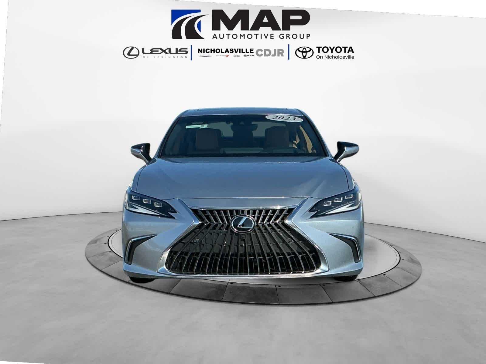 2023 Lexus ES 300h Luxury