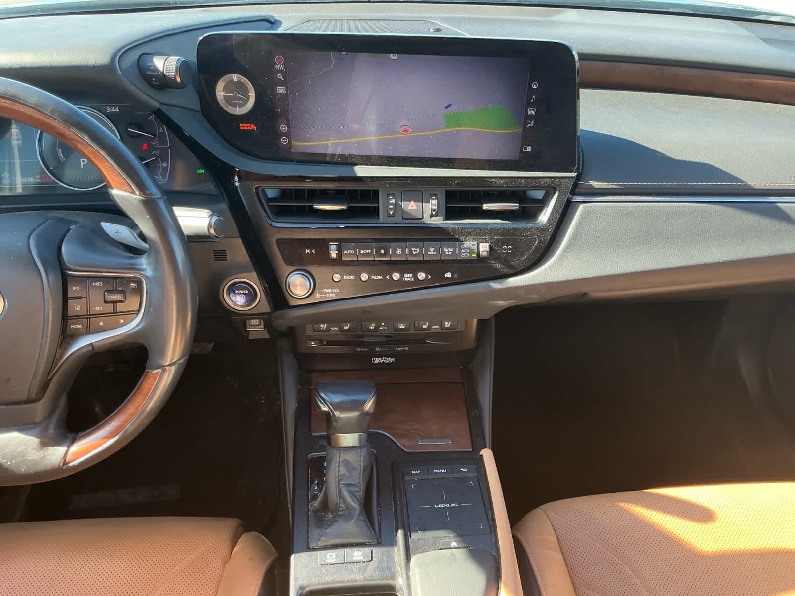 2022 Lexus ES 300h Luxury