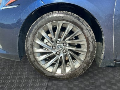 2022 Lexus ES 300h Luxury