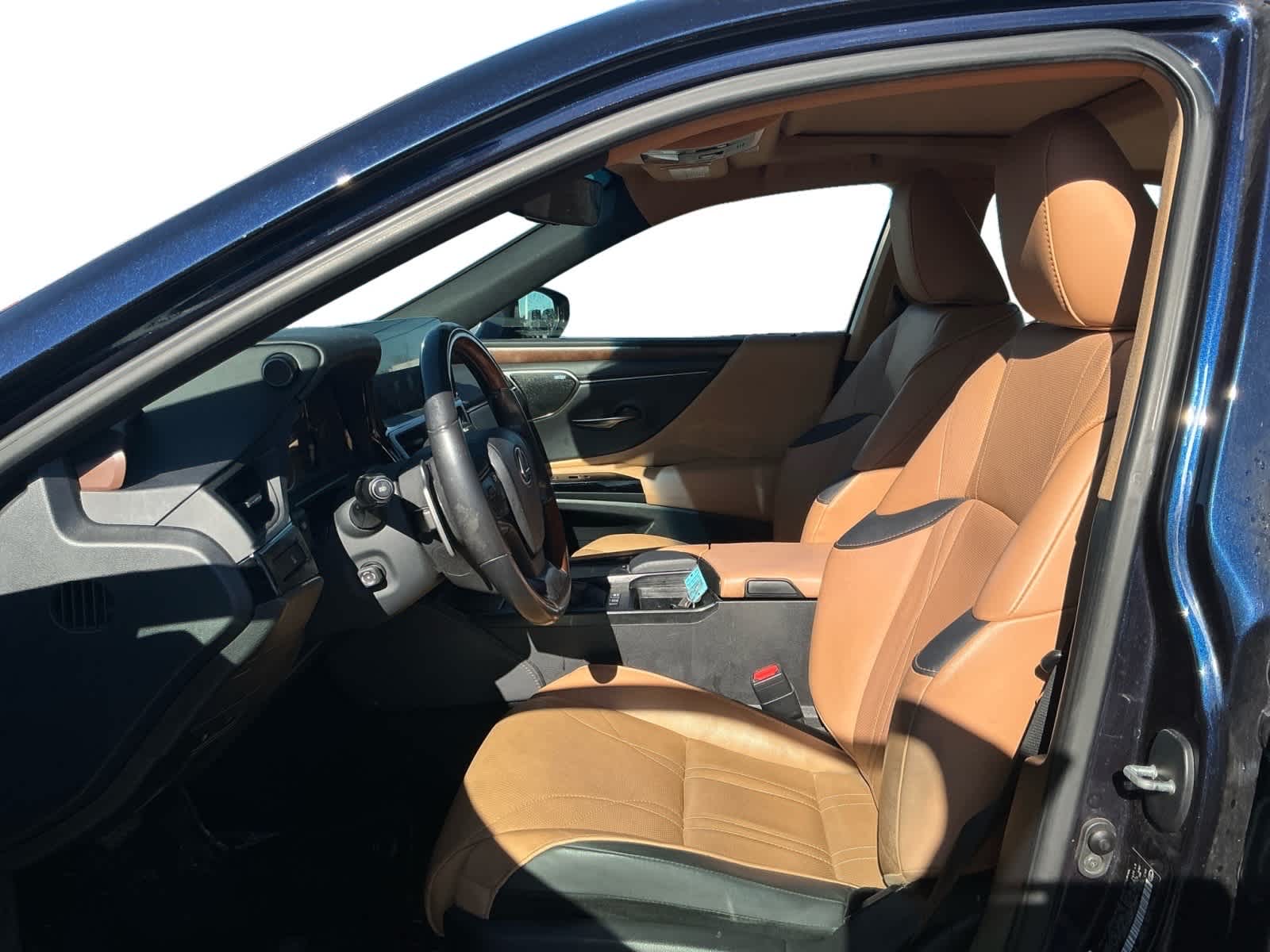 2022 Lexus ES 300h Luxury