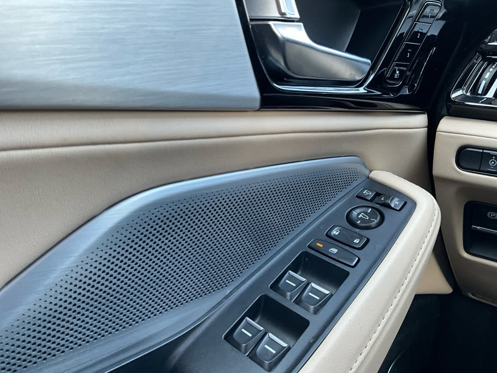 2025 Acura MDX w/Technology Package