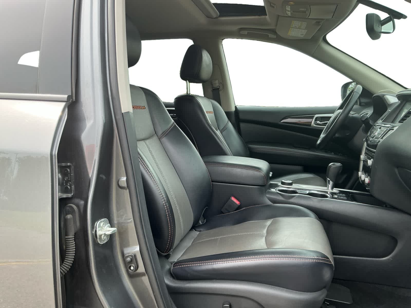 2019 Nissan Pathfinder SL
