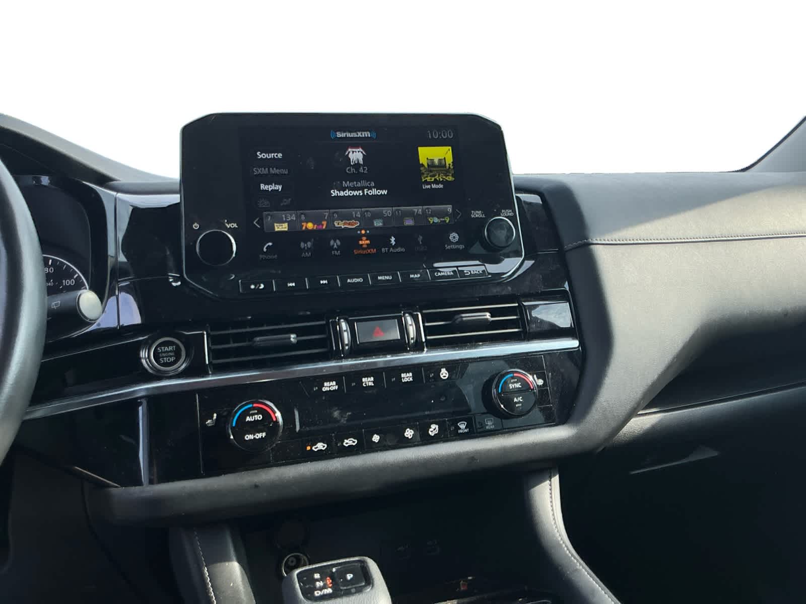 2023 Nissan Pathfinder SL 4WD