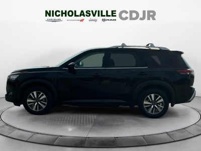 2023 Nissan Pathfinder SL 4WD
