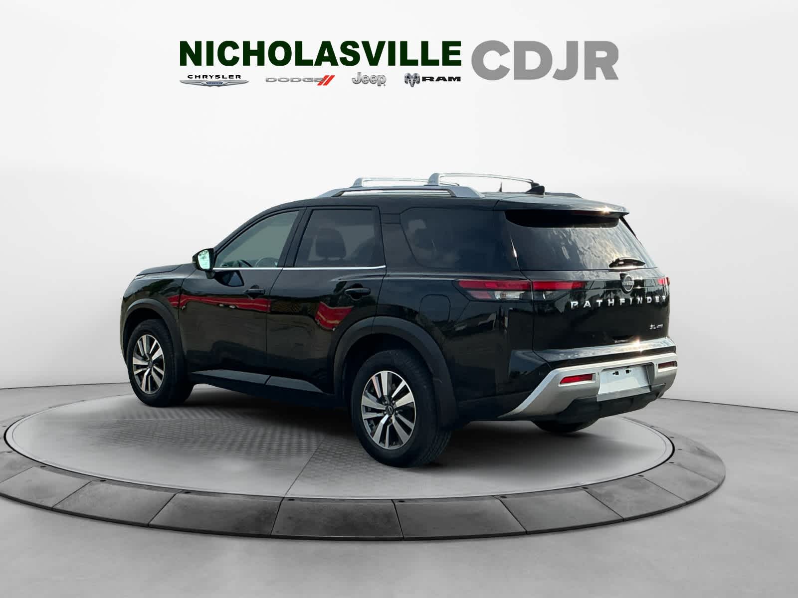 2023 Nissan Pathfinder SL 4WD