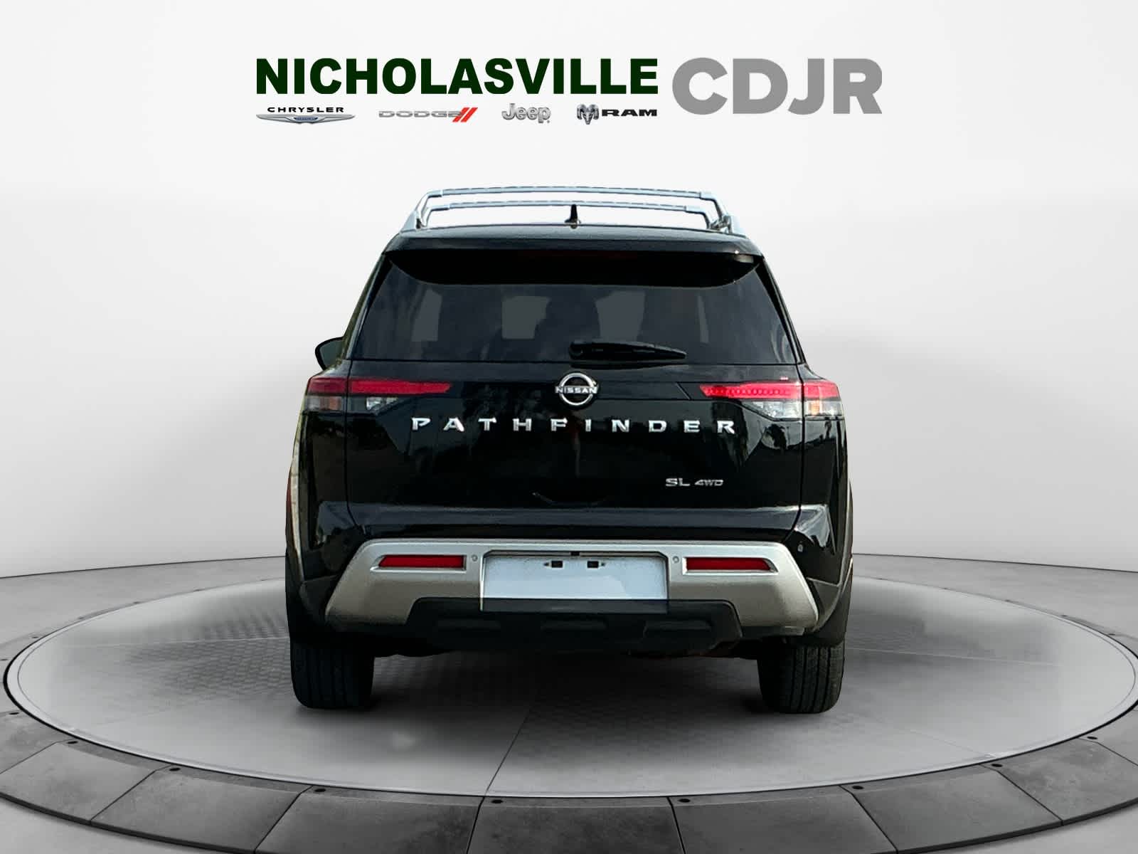 2023 Nissan Pathfinder SL 4WD