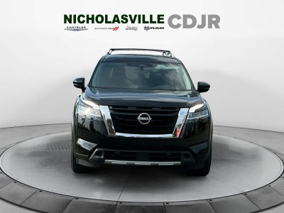 2023 Nissan Pathfinder SL 4WD