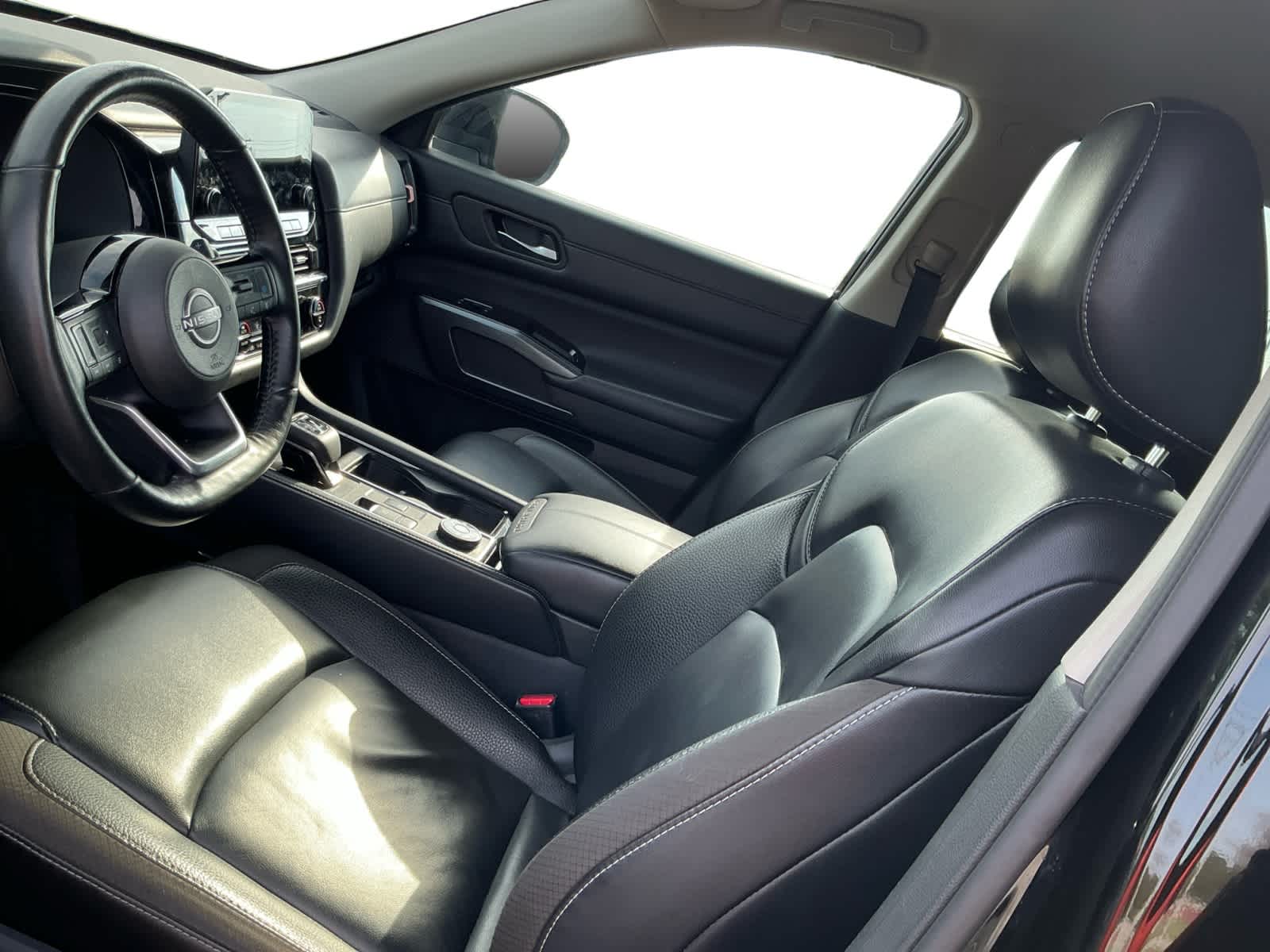 2023 Nissan Pathfinder SL 4WD