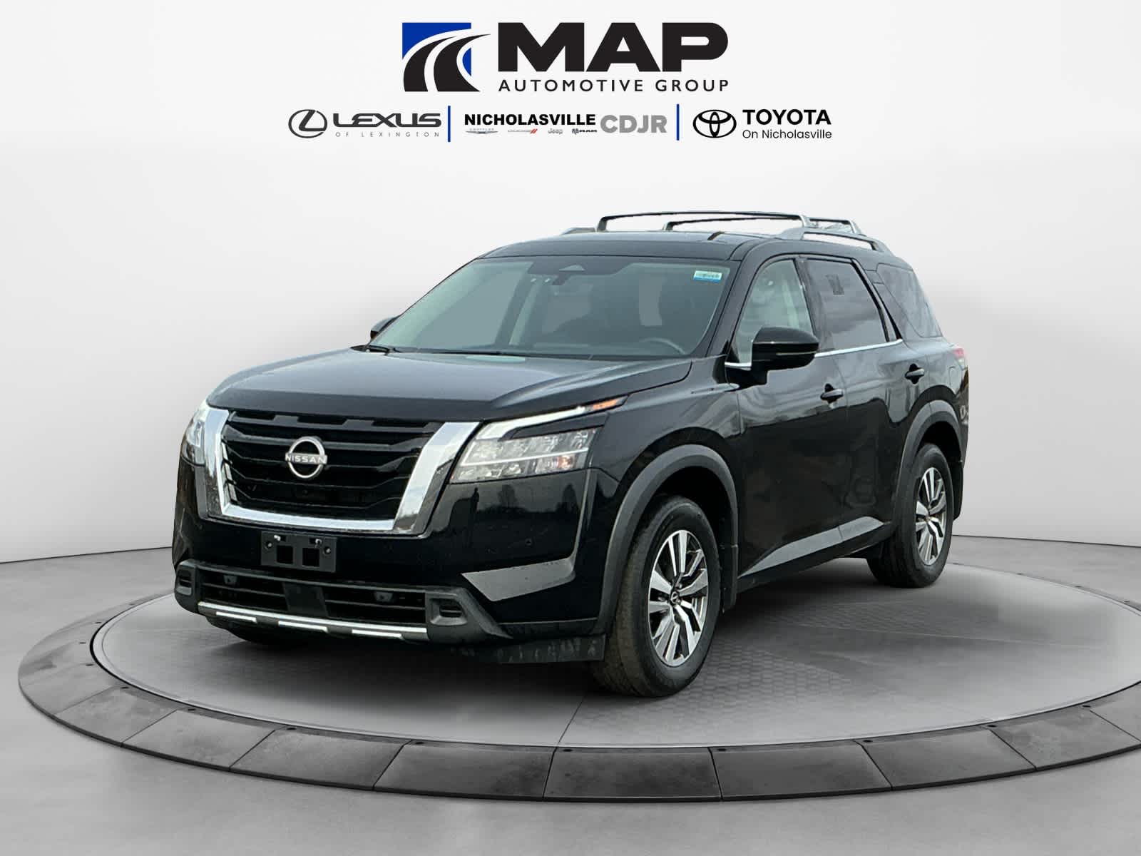 2023 Nissan Pathfinder SL 4WD