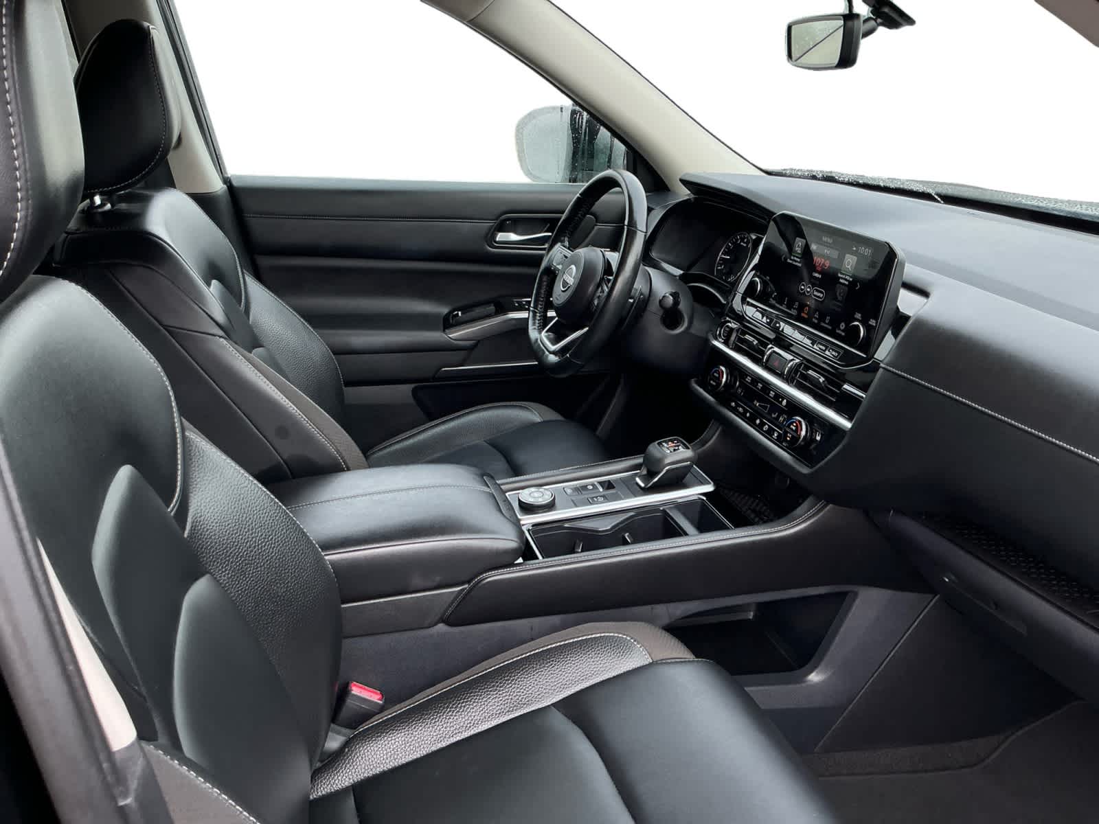 2023 Nissan Pathfinder SL 4WD