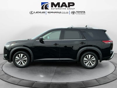 2023 Nissan Pathfinder SL 4WD