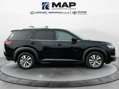 2023 Nissan Pathfinder SL 4WD