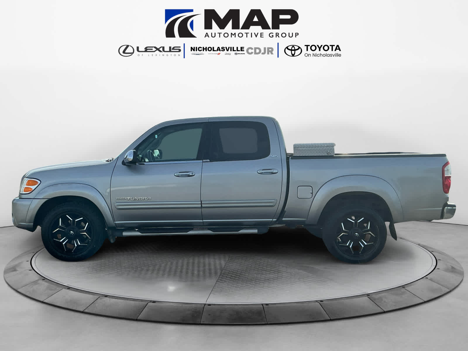 Used 2004 Toyota Tundra SR5 with VIN 5TBET34154S451325 for sale in Nicholasville, KY