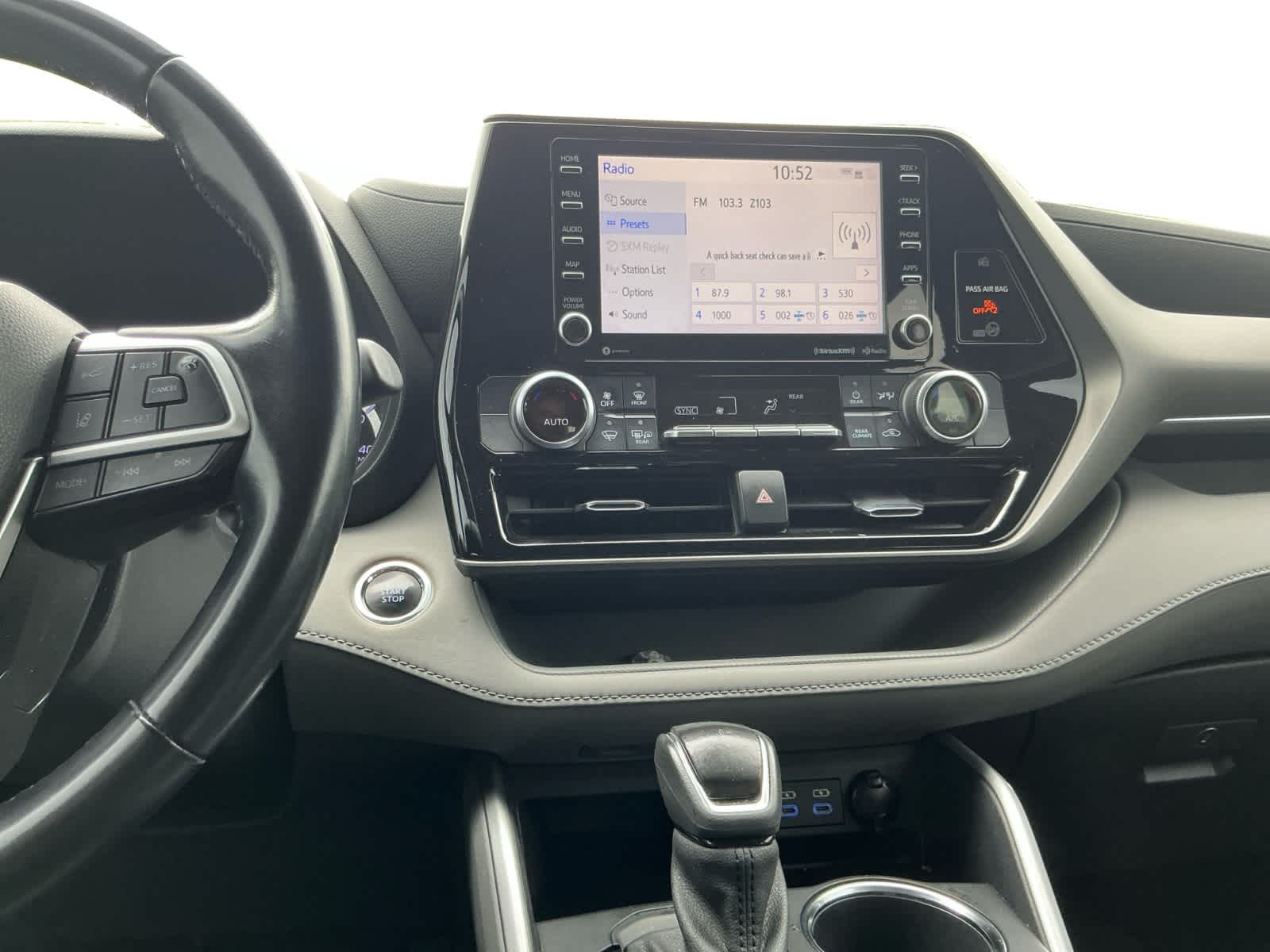 2022 Toyota Highlander LE