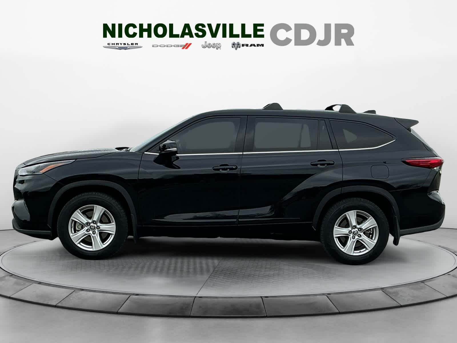 2022 Toyota Highlander LE