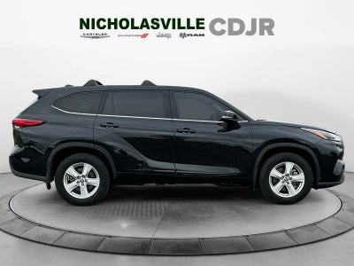 2022 Toyota Highlander LE