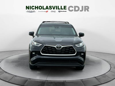 2022 Toyota Highlander LE