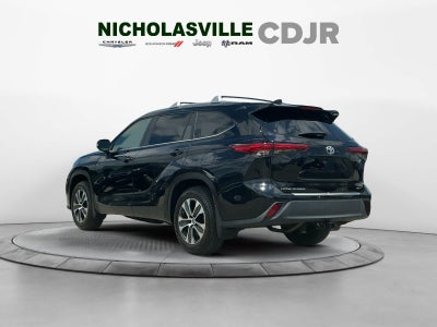 2023 Toyota Highlander XLE