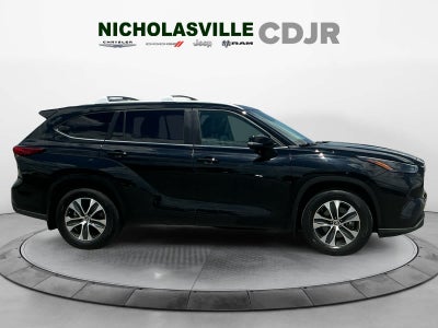2023 Toyota Highlander XLE