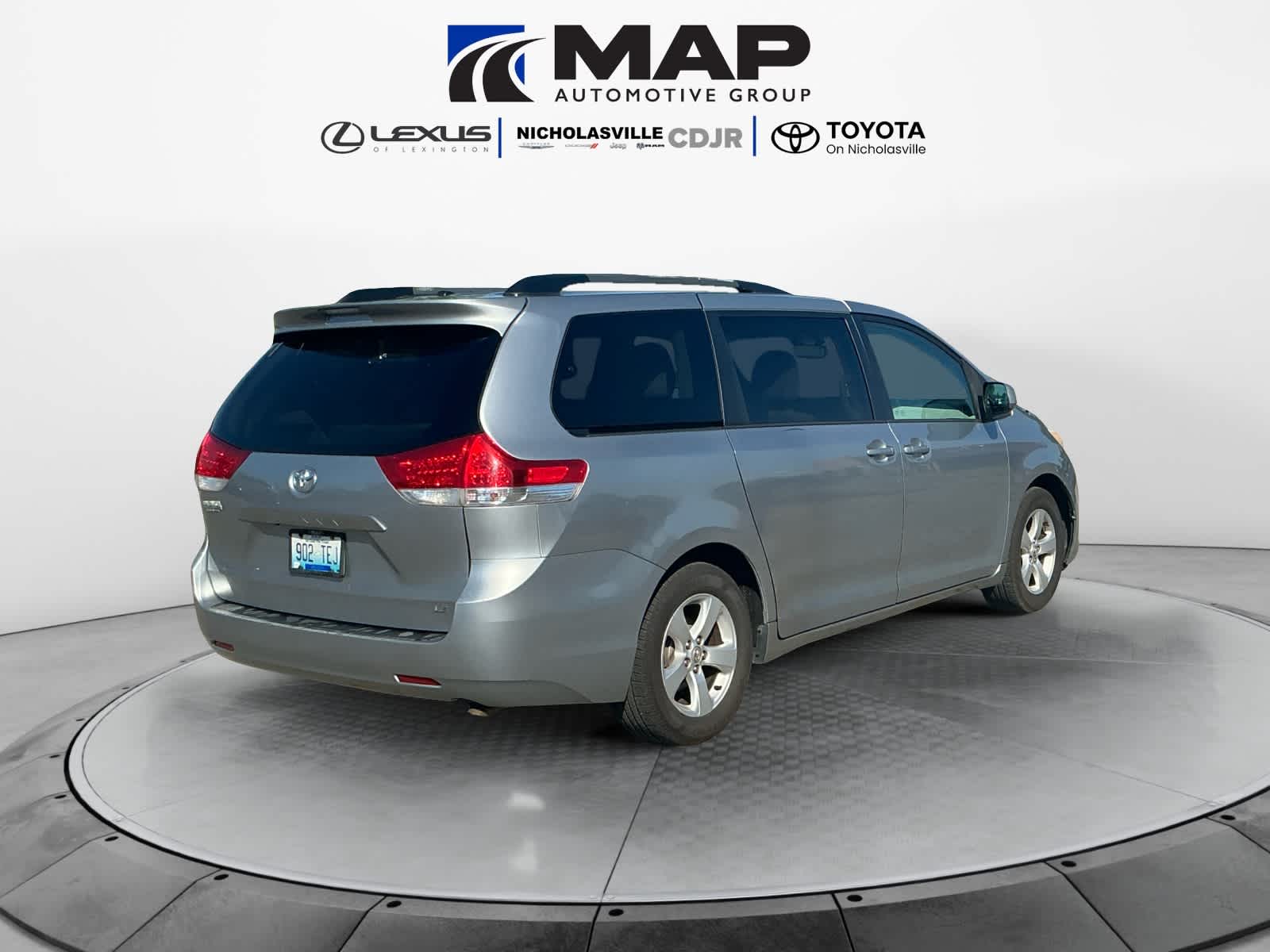 2013 Toyota Sienna LE V6 8 Passenger