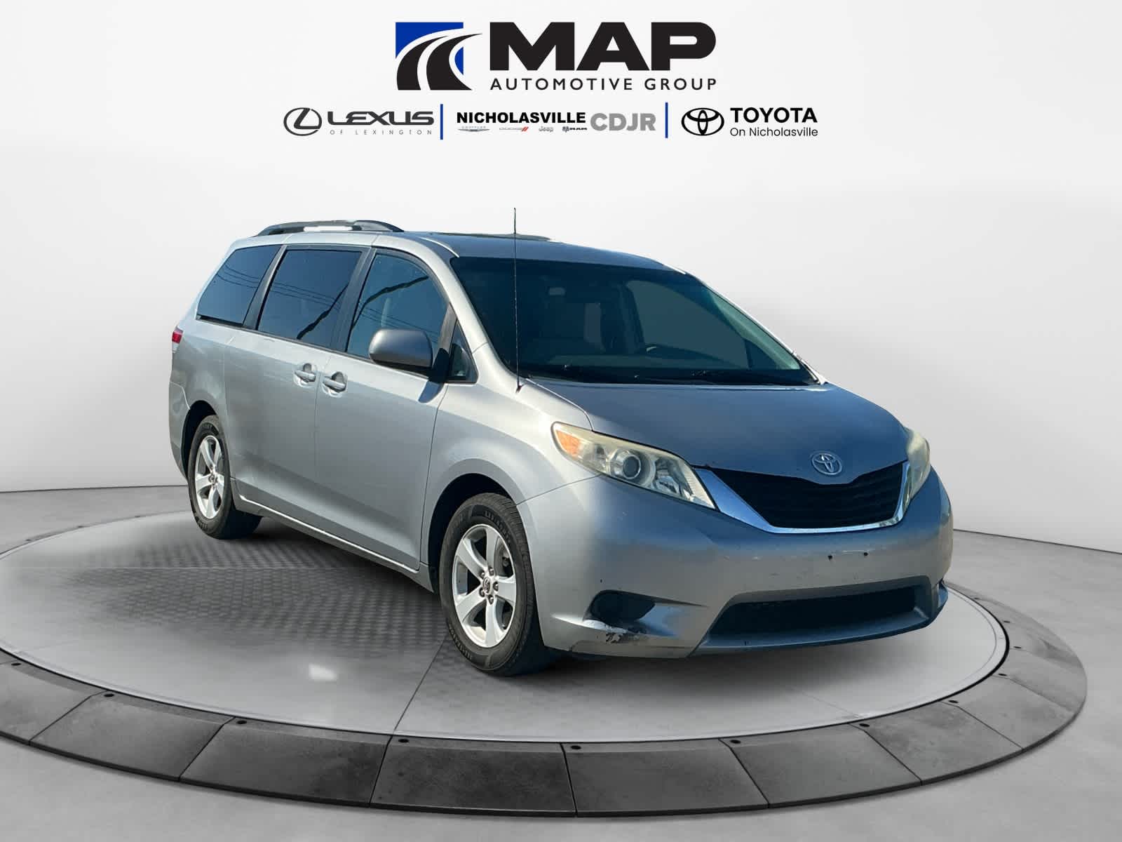 2013 Toyota Sienna LE V6 8 Passenger