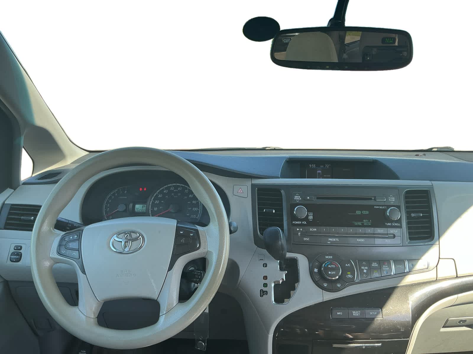 2013 Toyota Sienna LE V6 8 Passenger