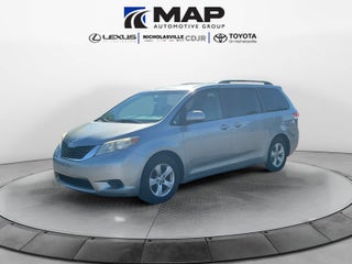 2013 Toyota Sienna LE V6 8 Passenger