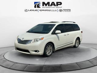 2015 Toyota Sienna XLE 8 Passenger