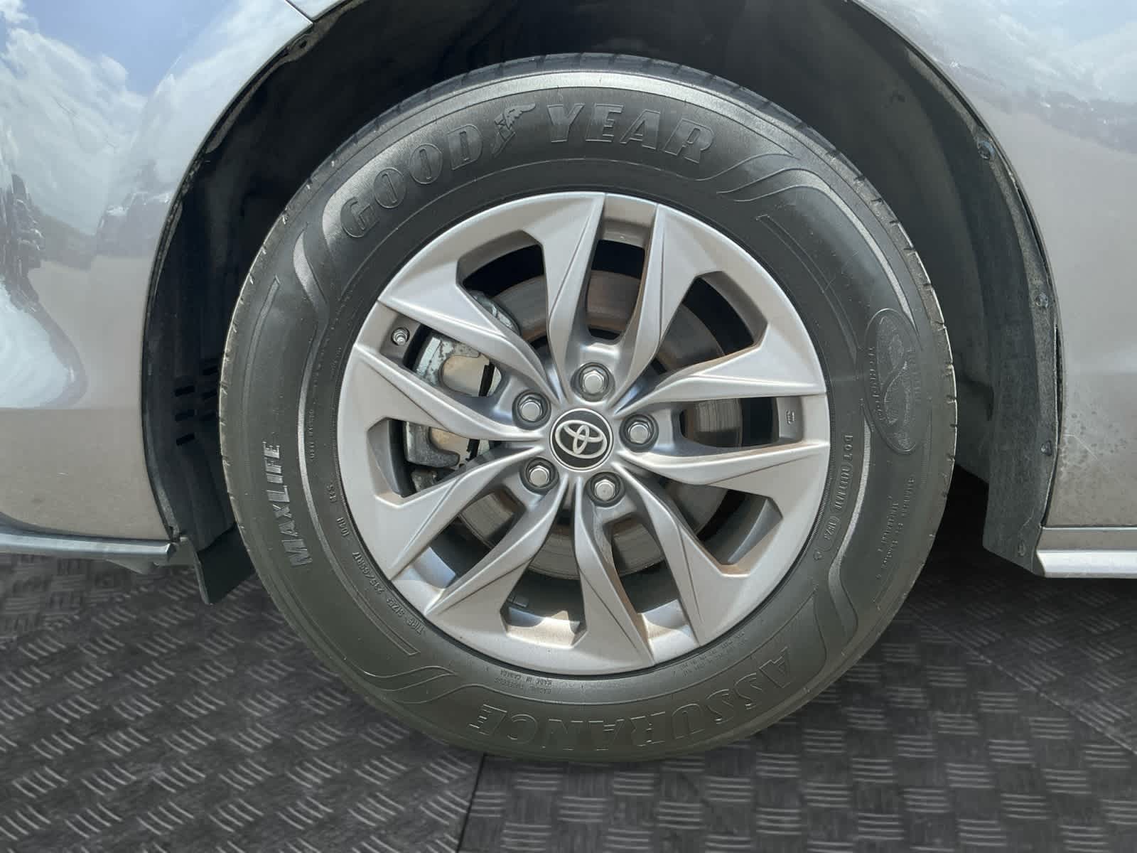 2023 Toyota Sienna XLE