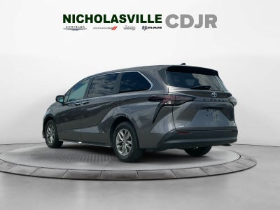 2023 Toyota Sienna XLE