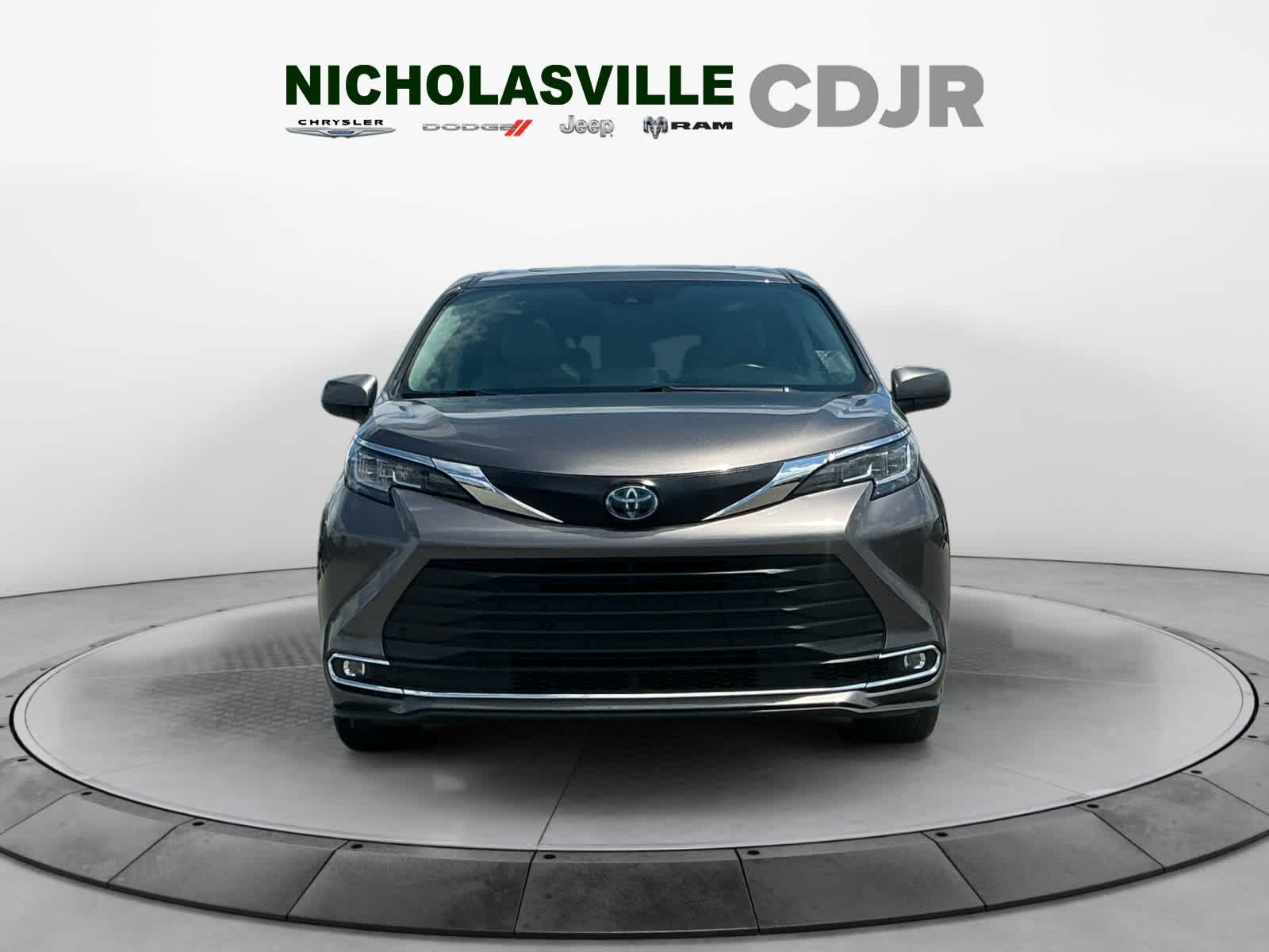 2023 Toyota Sienna XLE