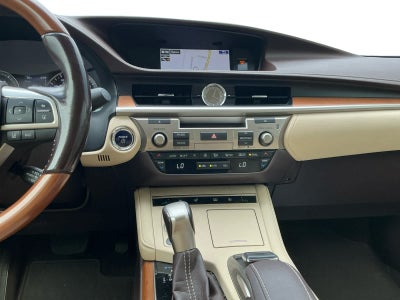2016 Lexus ES 300h Hybrid